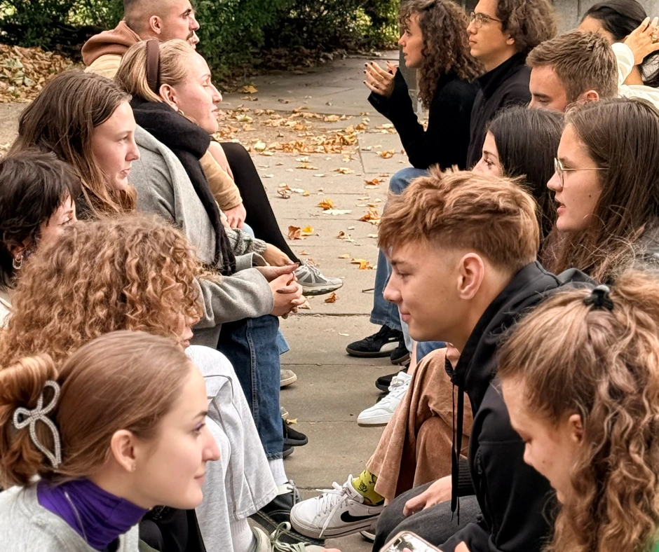 Article: Ενδυναμώνοντας τους νέους: Τοπικές συζητήσεις με πραγματικό αντίκτυπο